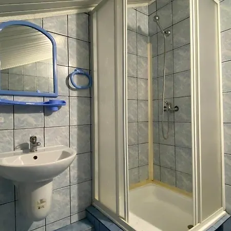 Lemon Hotel