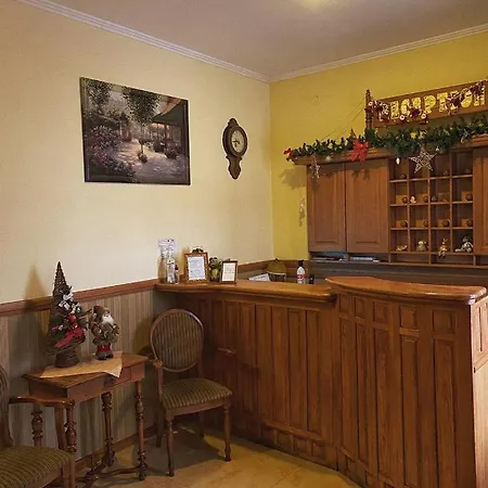 Lemon Hotel