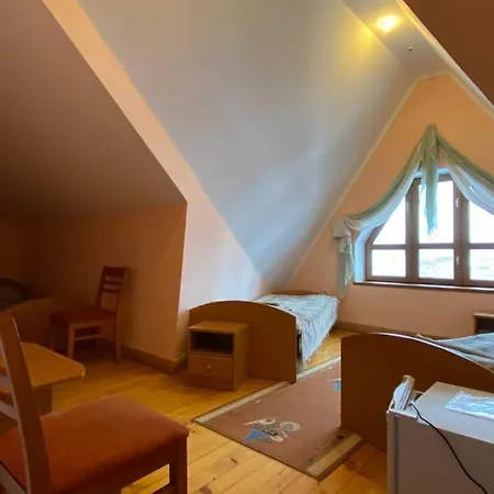 Lemon Hotel *