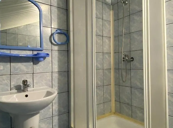 Lemon Hotel
